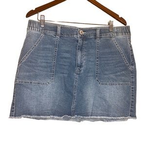 •NO BOUNDARIES•NWOT HIGH RISE DENIM FRAYED HEM SKIRT SIZE XXL NEW CONDITION